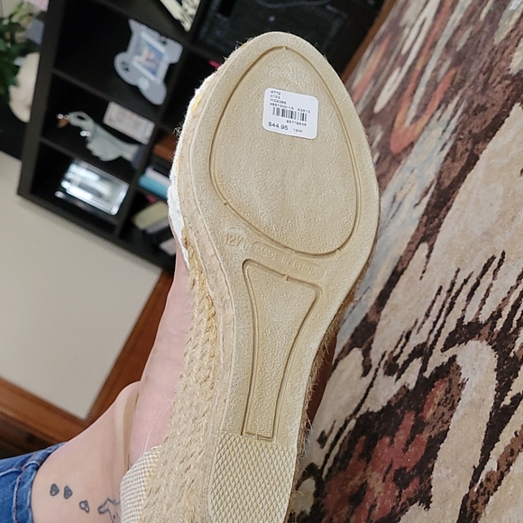 White wedges - Picture 5 of 5